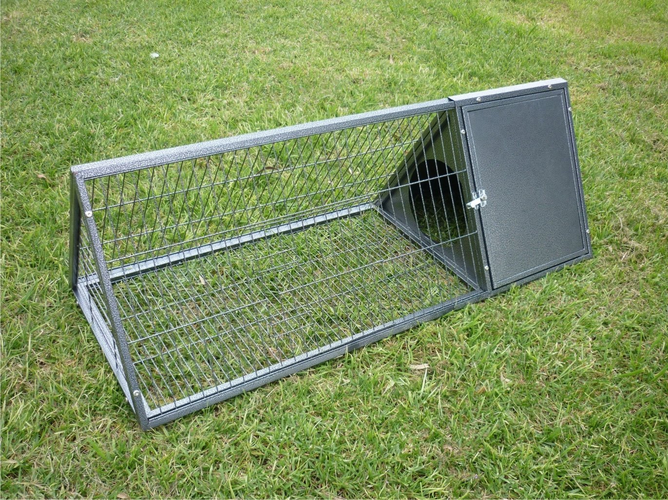 Bono Fido Rabbit Hutch 45724 Metal A Frame 4' Bonofido - Woonona Petfood & Produce