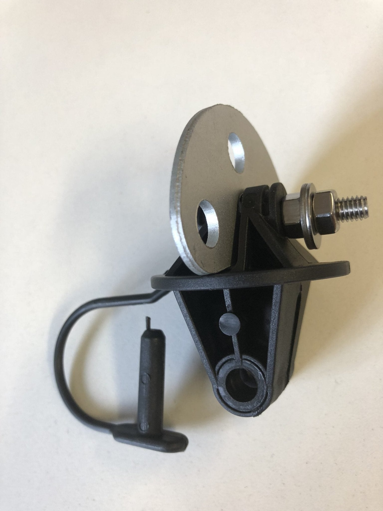 Thunderbird Gate Anchor & Activator for Steel Post - Woonona Petfood & Produce