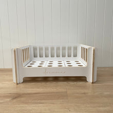 Breeze Design Dog Bed Med White