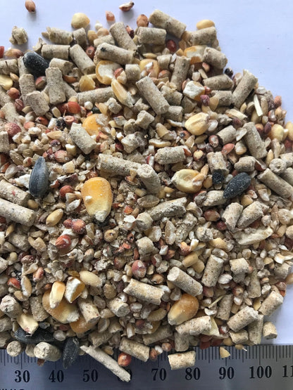 Organic Chicken Scratch Mix 20kg Aus Organic Feeds - Woonona Petfood & Produce